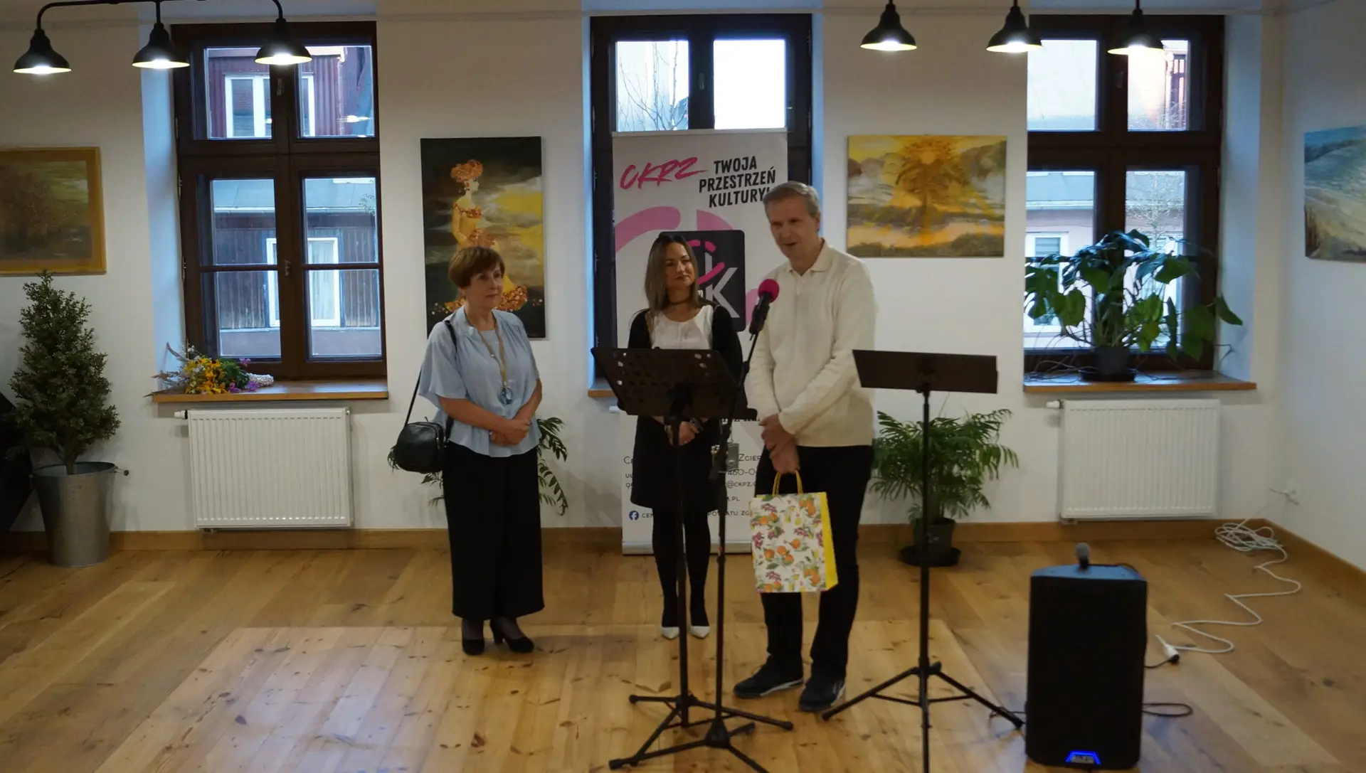 25 września 2025 roku w Centrum Kultury Powiatu Zgierskiego w Zgierzu odbył się uroczysty wernisaż wystawy malarstwa Aleksandry Wiercioch pt. „Bo zawsze warto…”.